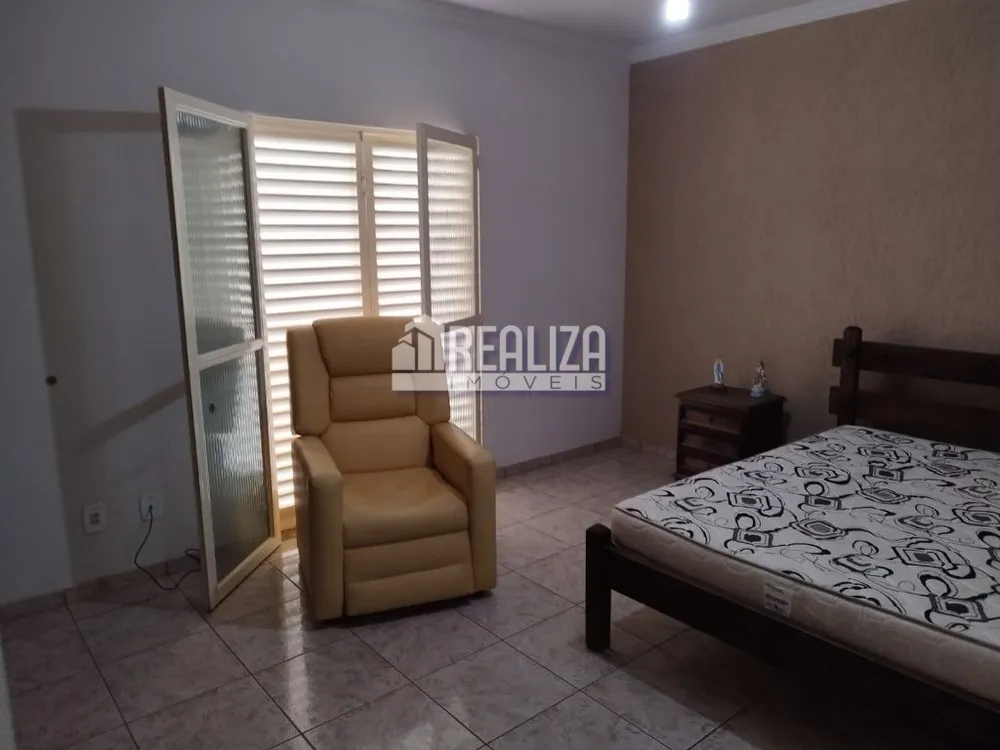 Casa, 6 quartos, 242 m² - Foto 10