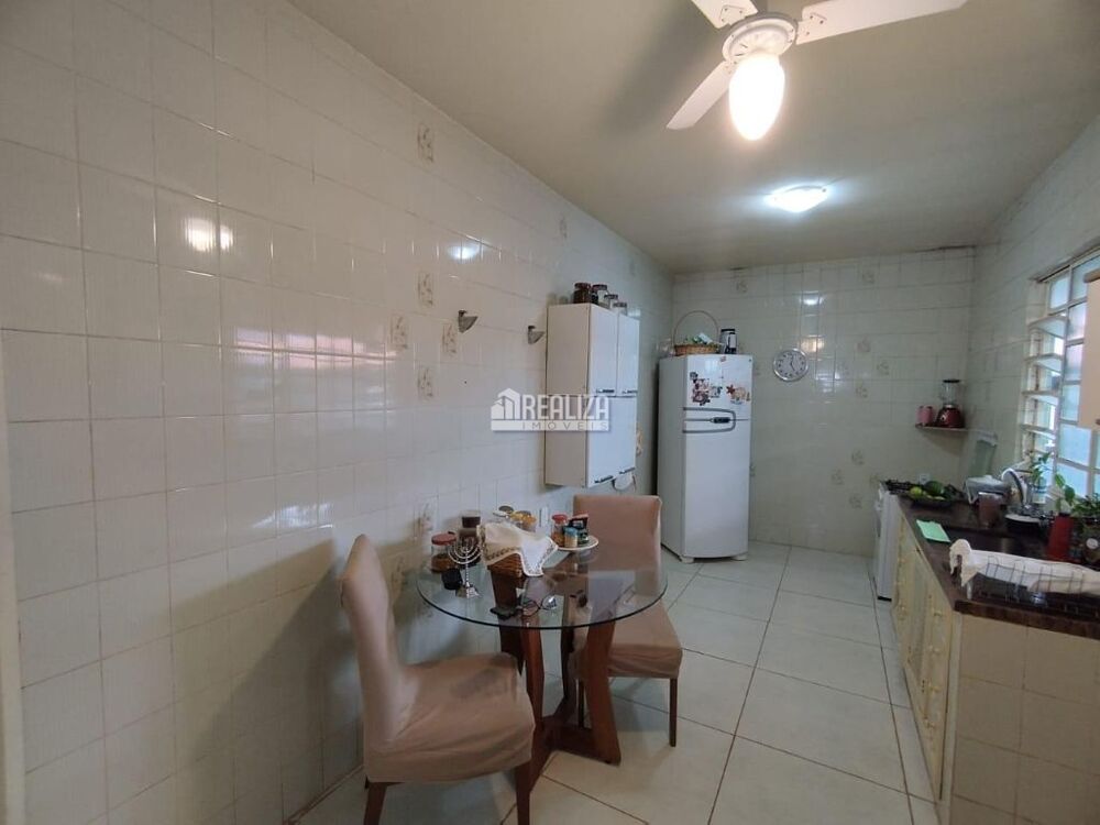 Casa, 3 quartos, 148 m² - Foto 2