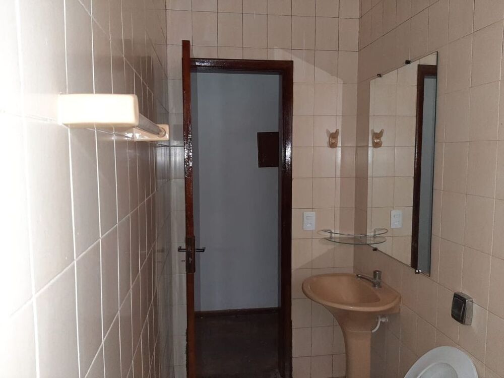 Casa à venda com 4 quartos, 170m² - Foto 2