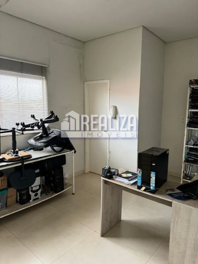 Casa, 4 quartos, 250 m² - Foto 15