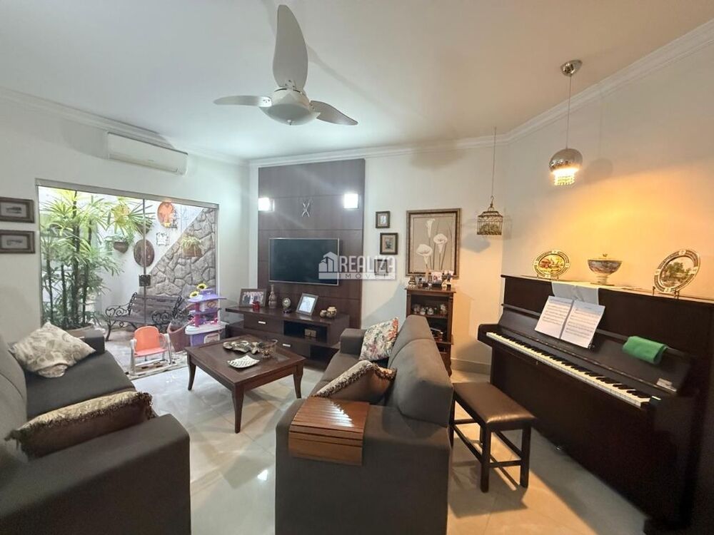 Casa, 3 quartos, 159 m² - Foto 1