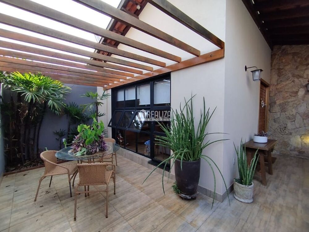 Casa à venda com 3 quartos, 183m² - Foto 5