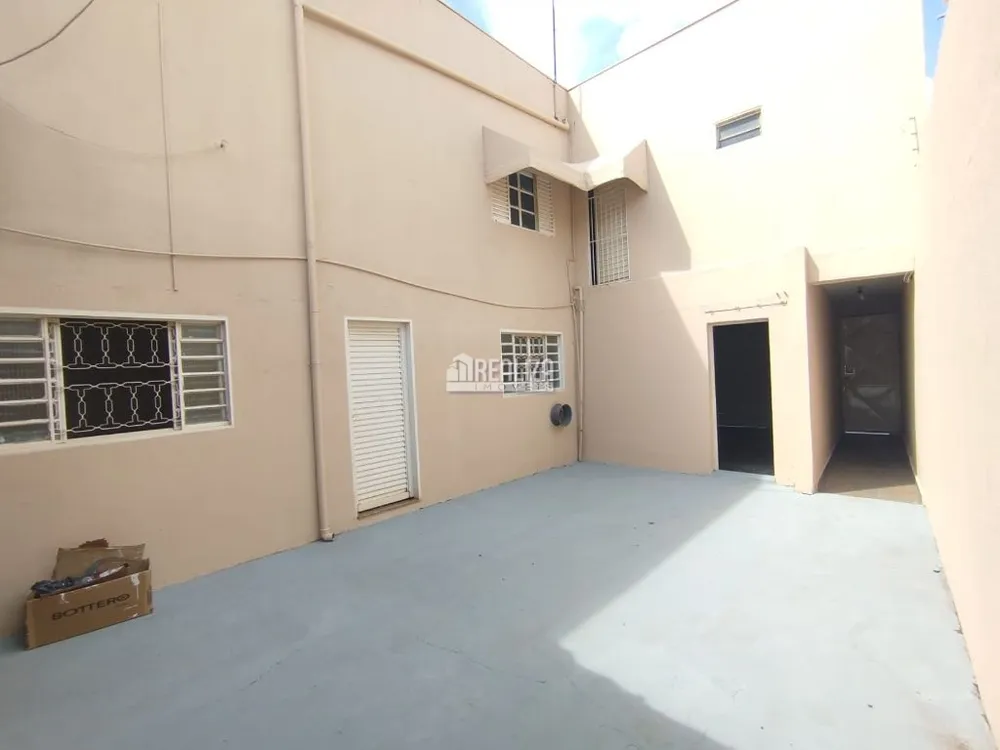 Casa, 5 quartos, 214 m² - Foto 2