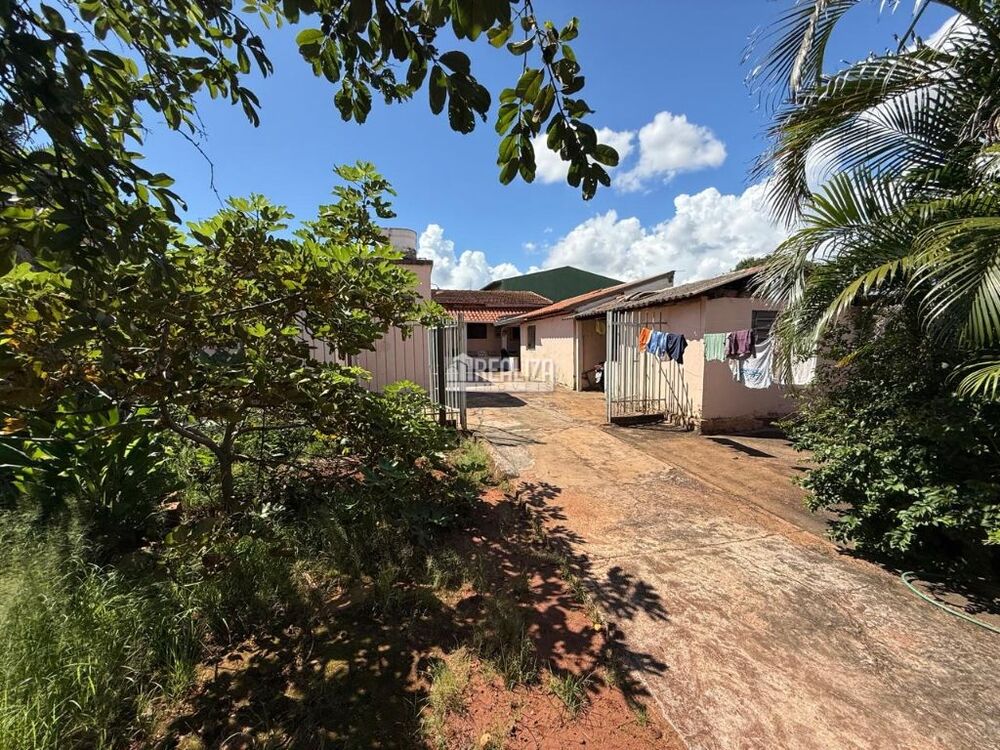 Casa, 5 quartos, 350 m² - Foto 1