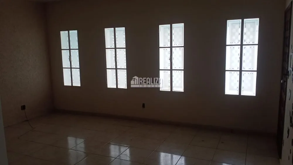 Casa, 3 quartos, 209 m² - Foto 1
