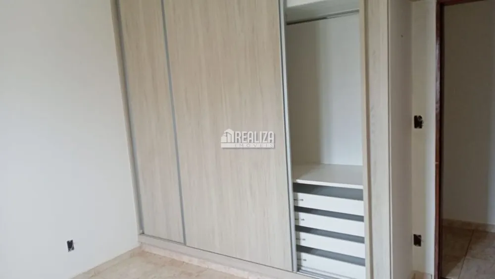 Casa, 3 quartos, 209 m² - Foto 2