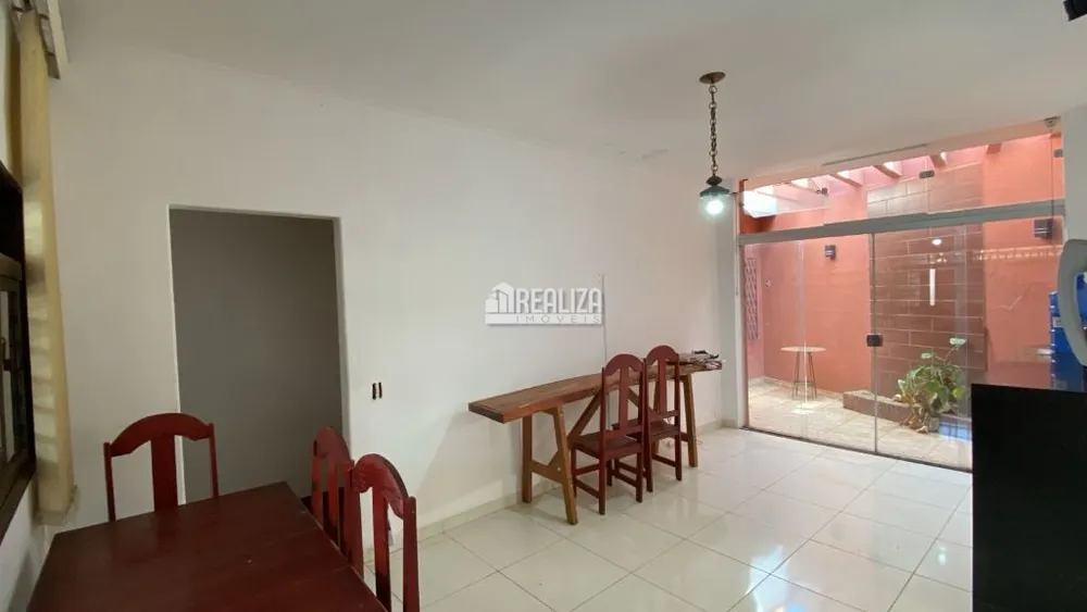 Casa, 3 quartos, 174 m² - Foto 1
