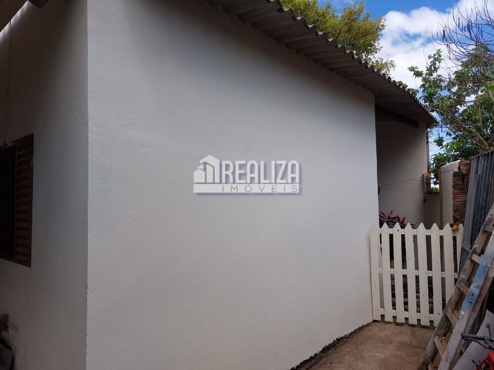 Casa à venda com 2 quartos, 70m² - Foto 6