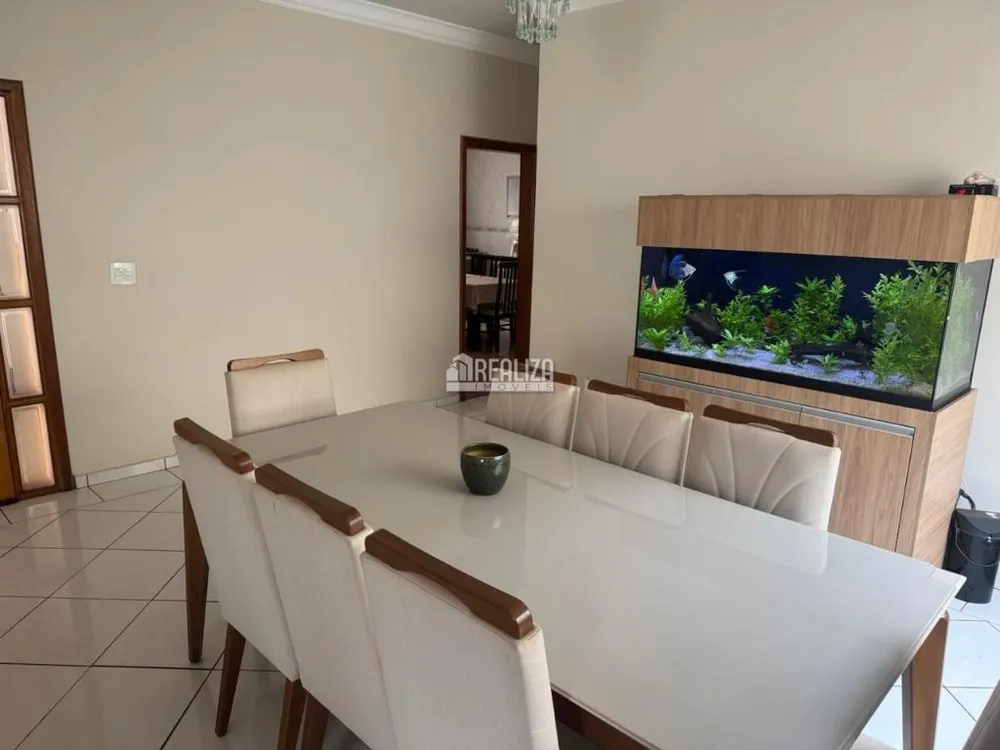 Casa, 4 quartos, 280 m² - Foto 8