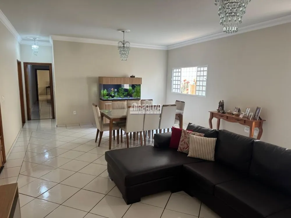 Casa, 4 quartos, 280 m² - Foto 3