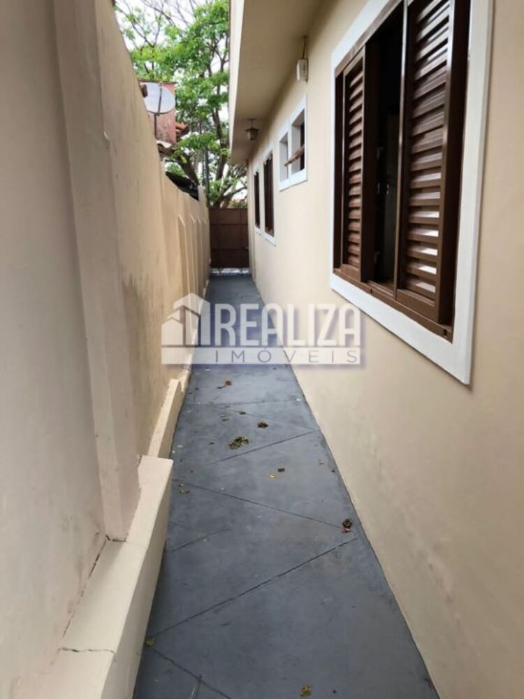 Casa à venda com 3 quartos, 234m² - Foto 7