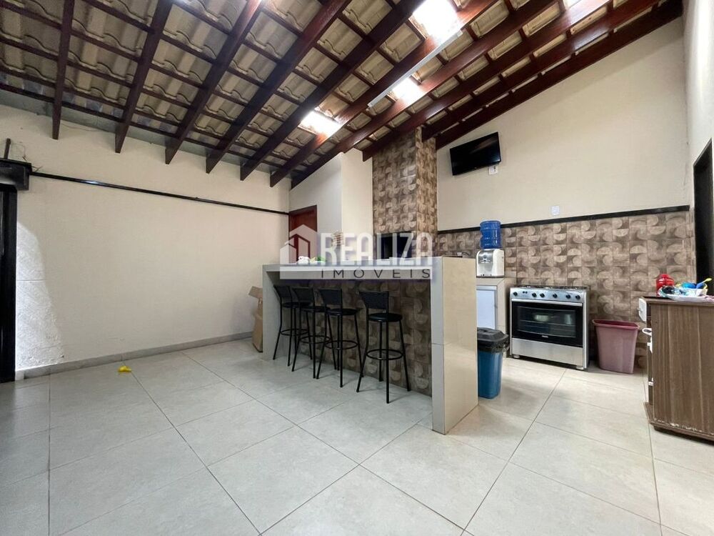 Casa, 3 quartos, 180 m² - Foto 1