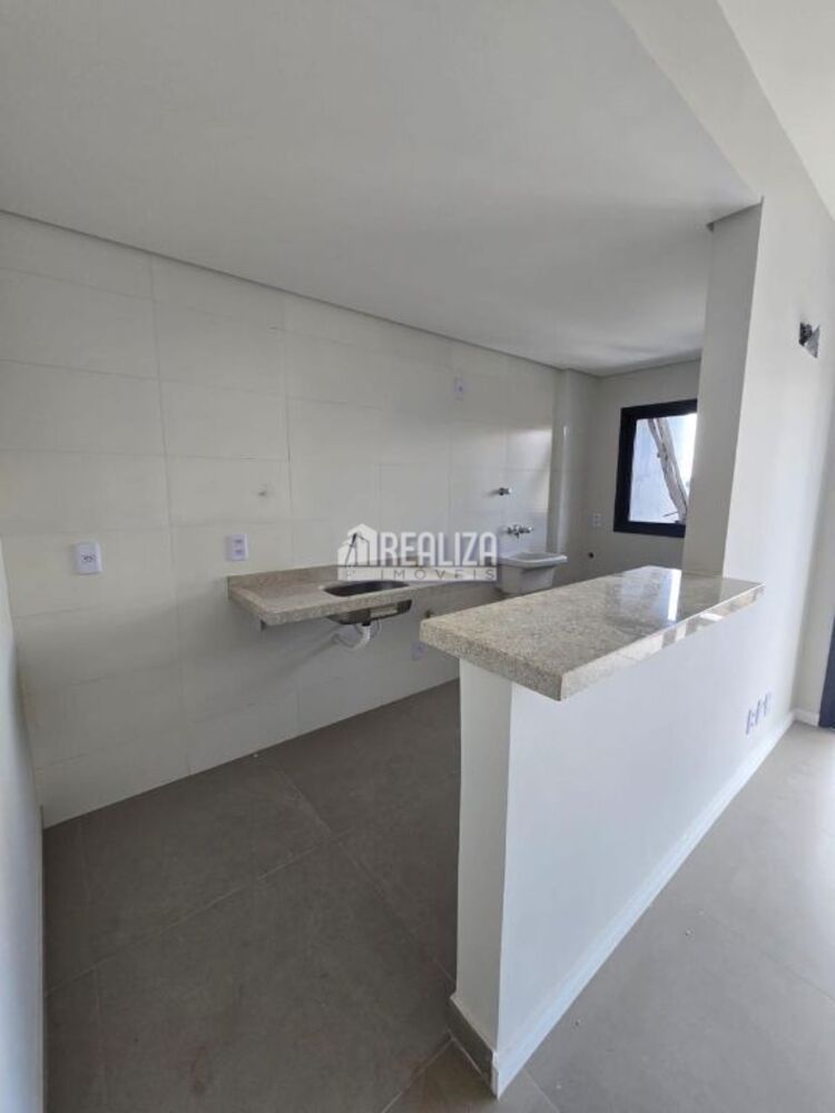 Apartamento à venda com 2 quartos, 70m² - Foto 3