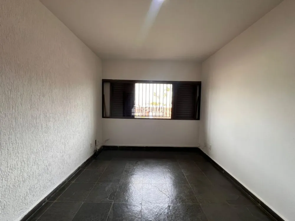Casa, 4 quartos, 315 m² - Foto 2