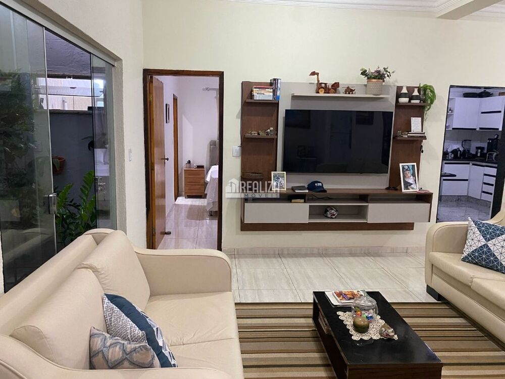 Casa, 4 quartos, 174 m² - Foto 2