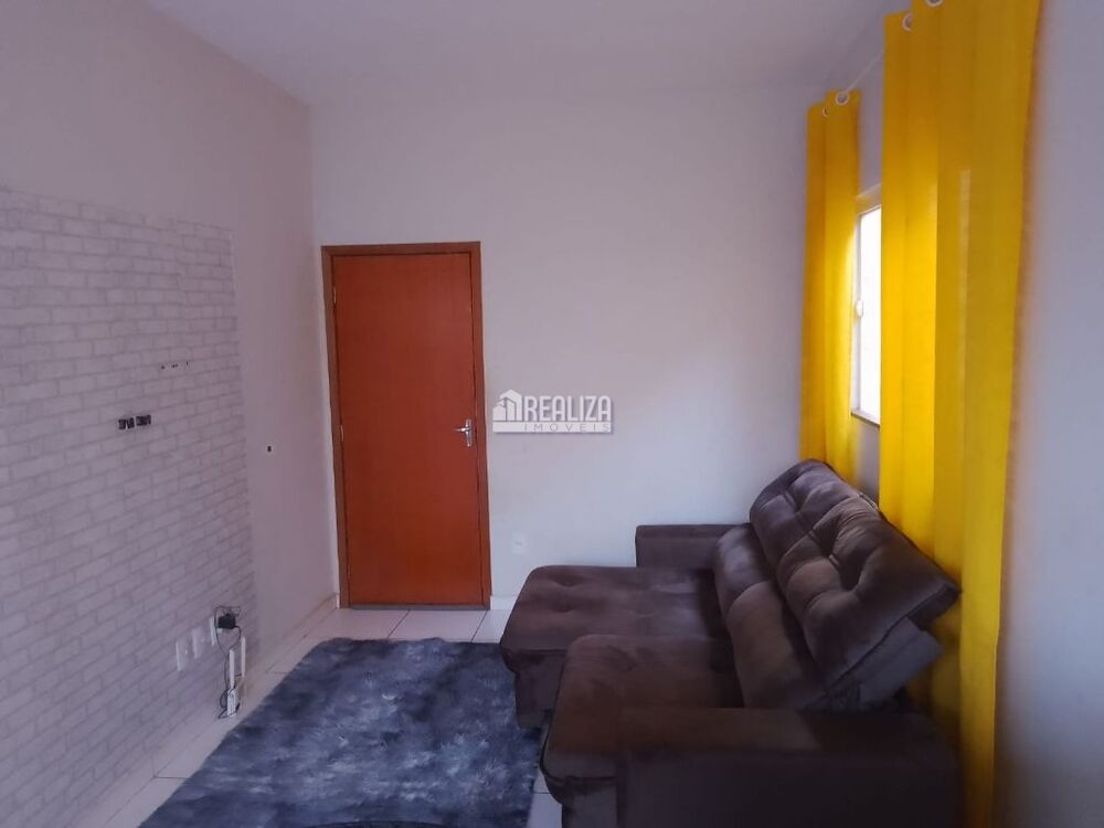 Casa à venda com 1 quarto, 60m² - Foto 2