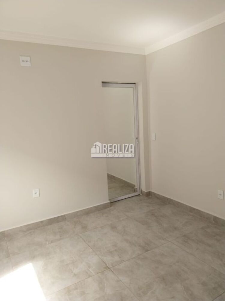Casa à venda com 2 quartos, 175m² - Foto 6