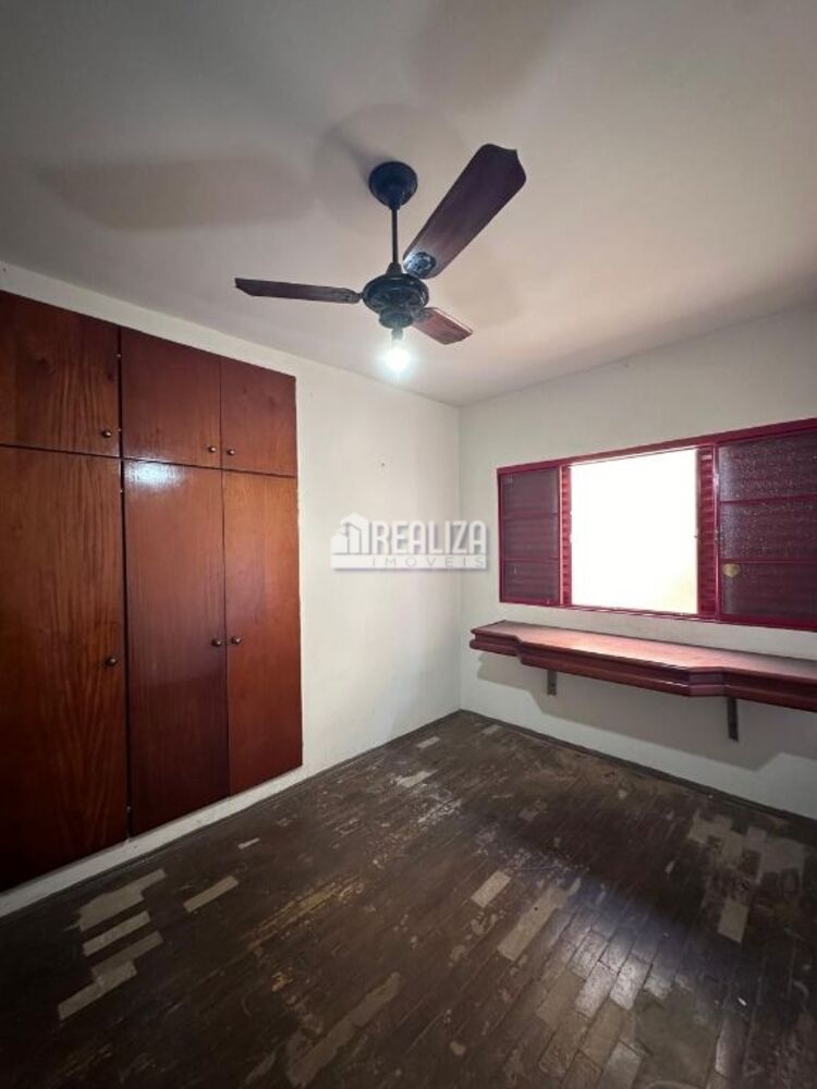 Casa, 3 quartos, 206 m² - Foto 2