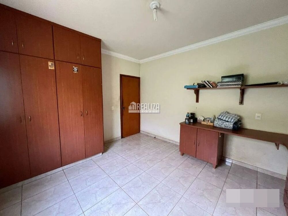 Casa à venda com 3 quartos, 207m² - Foto 6