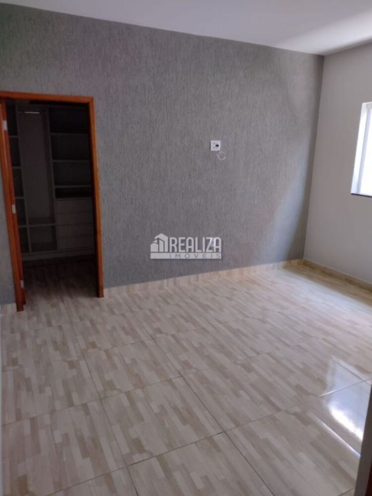 Casa à venda com 3 quartos, 240m² - Foto 7