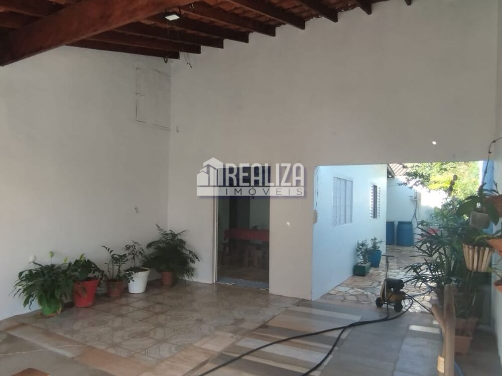 Casa, 2 quartos, 200 m² - Foto 1