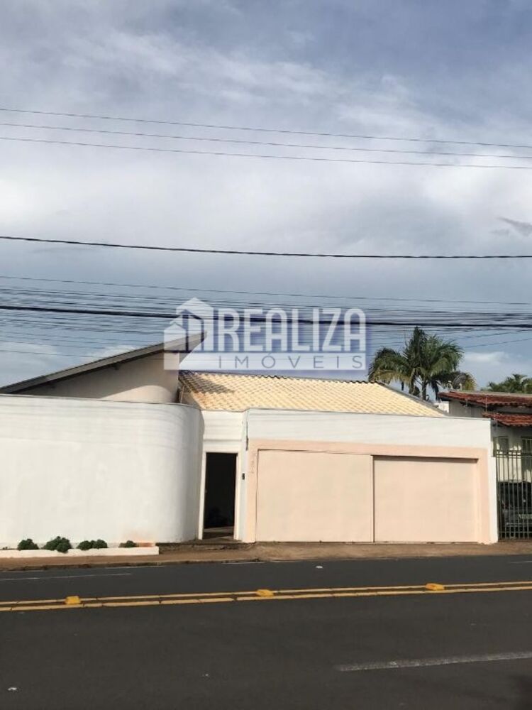 Casa, 4 quartos, 241 m² - Foto 1