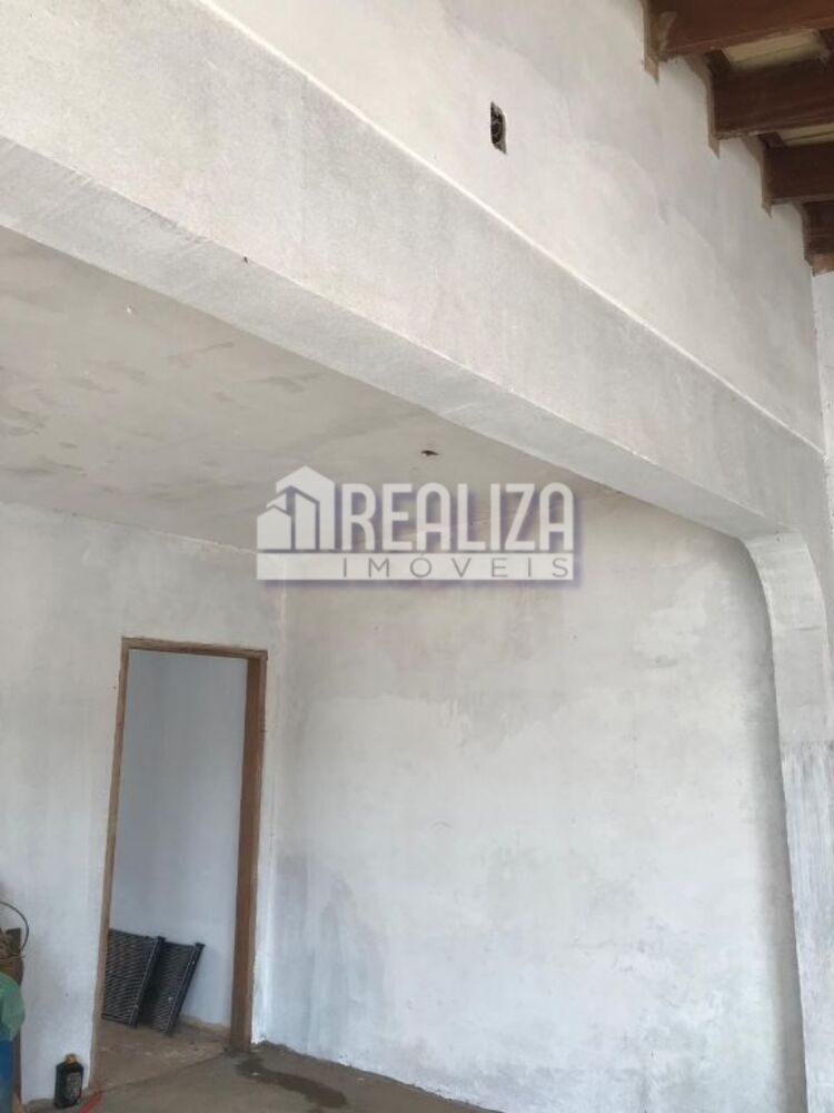 Casa, 4 quartos, 241 m² - Foto 2