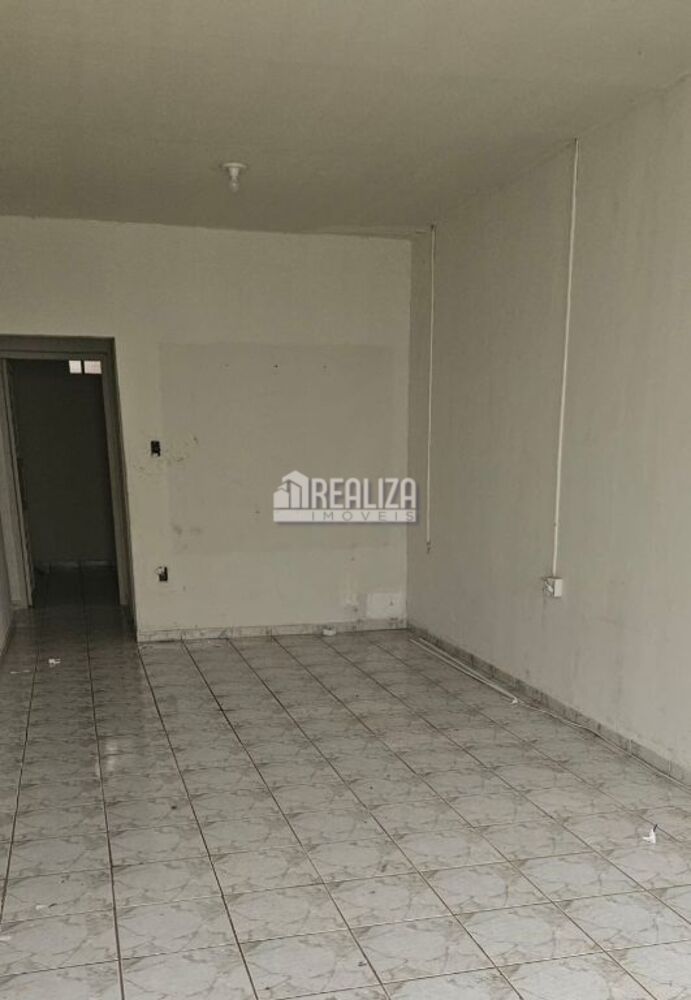 Casa para alugar com 3 quartos, 108m² - Foto 1