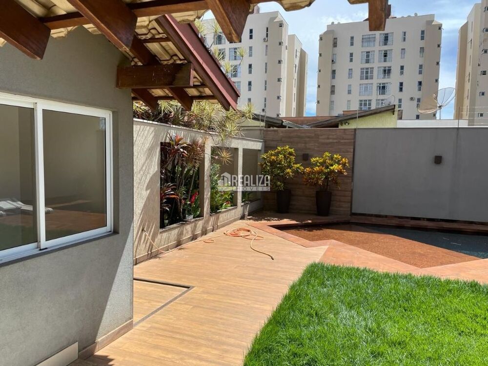 Casa, 4 quartos, 360 m² - Foto 2