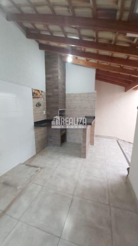 Casa à venda com 3 quartos, 105m² - Foto 2