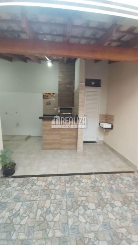 Casa à venda com 3 quartos, 105m² - Foto 1