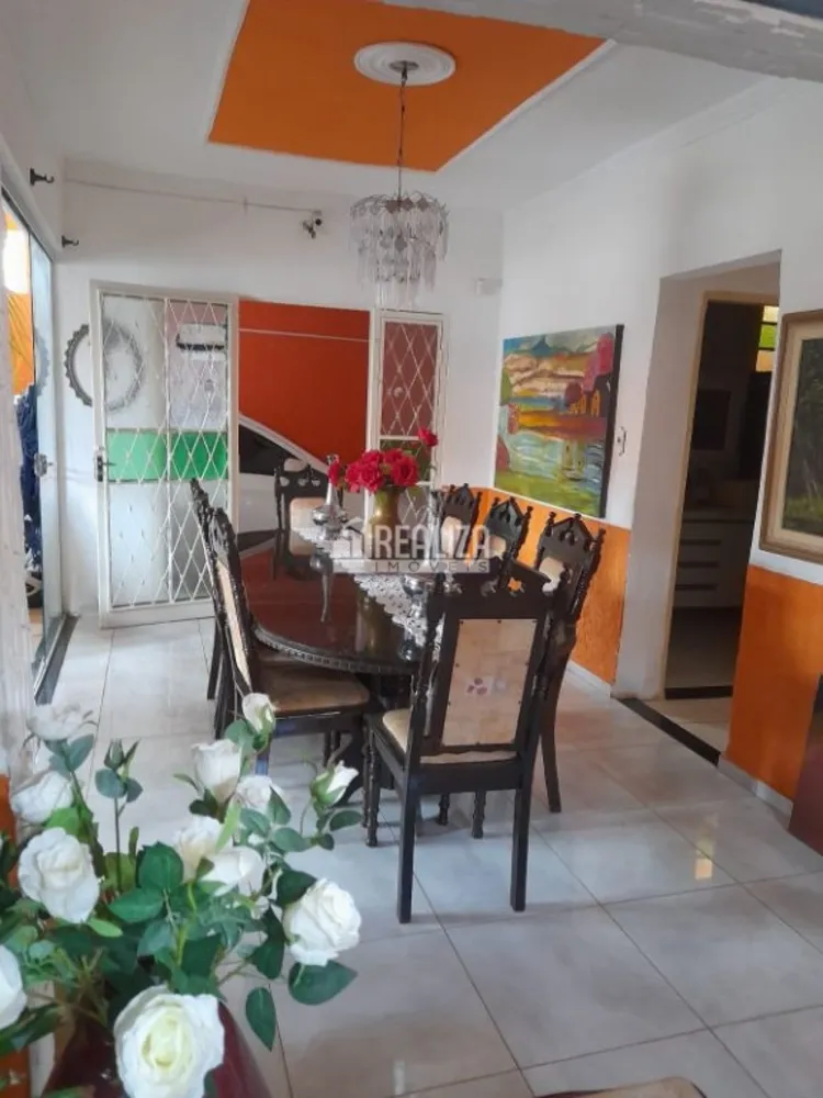 Casa, 3 quartos, 146 m² - Foto 2