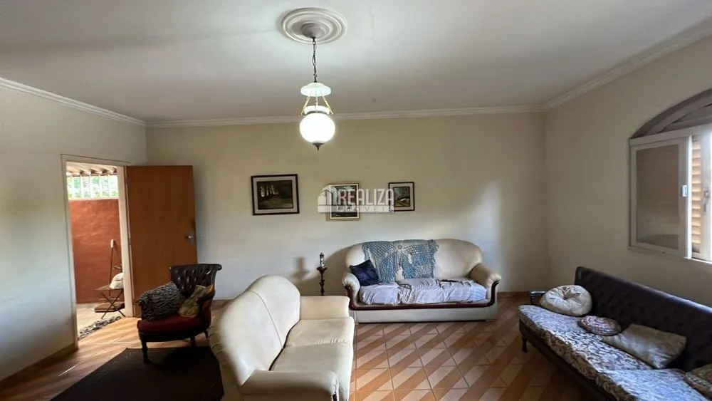 Casa, 3 quartos, 200 m² - Foto 1