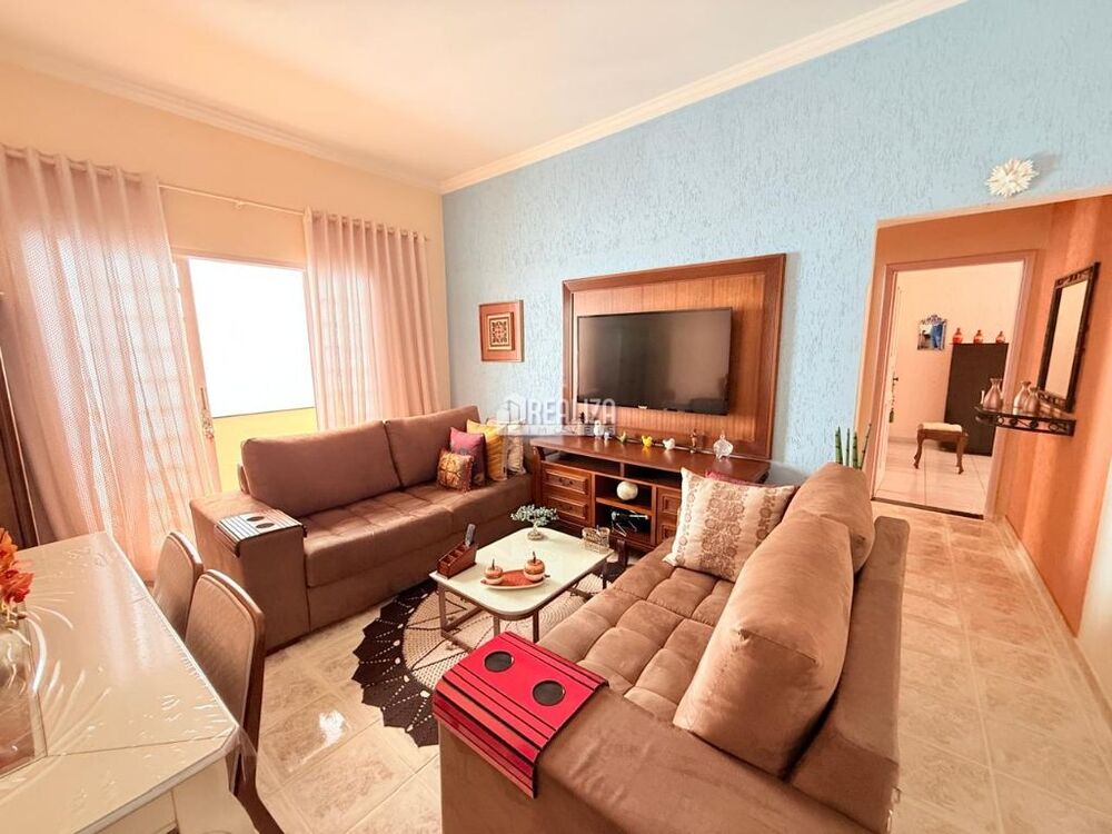 Apartamento à venda com 2 quartos, 71m² - Foto 1