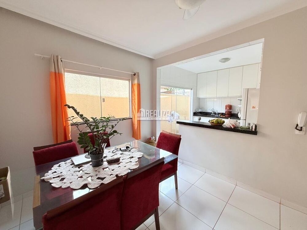Casa, 3 quartos, 126 m² - Foto 1