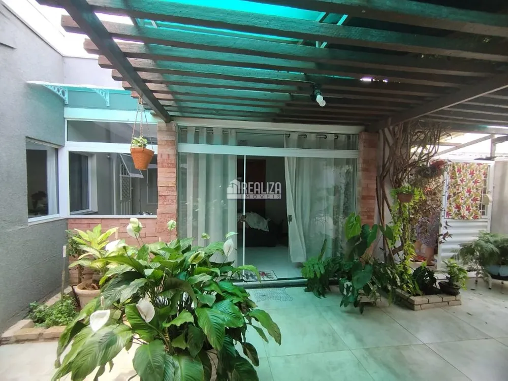 Casa, 2 quartos, 250 m² - Foto 14