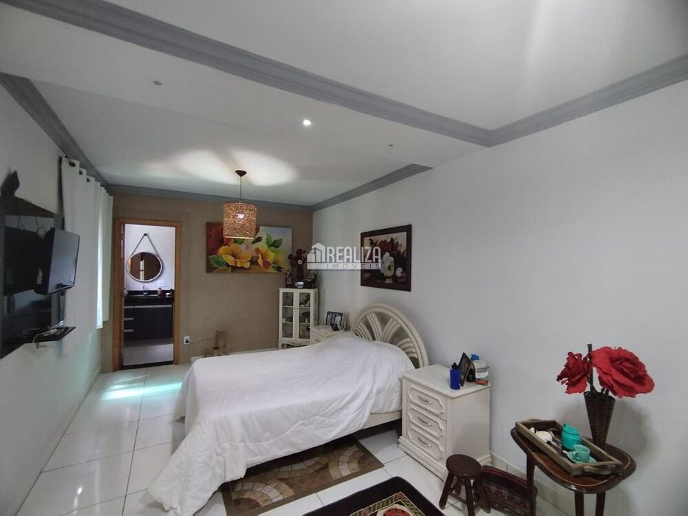 Casa à venda com 2 quartos, 250m² - Foto 7