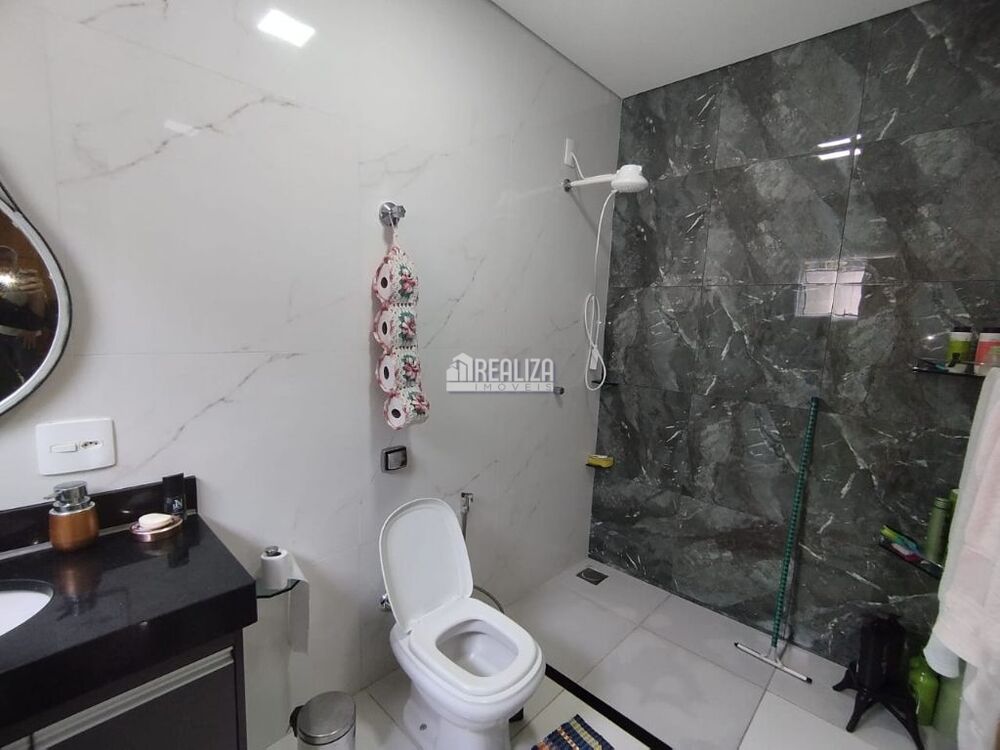 Casa à venda com 2 quartos, 250m² - Foto 9