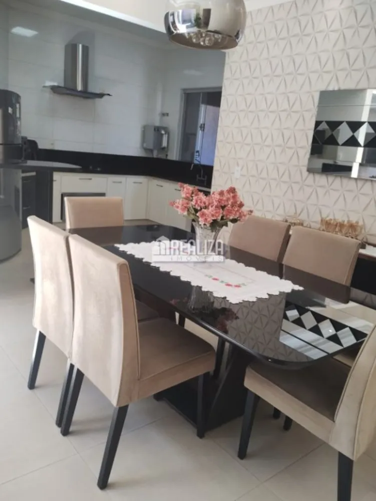 Casa, 3 quartos, 164 m² - Foto 3
