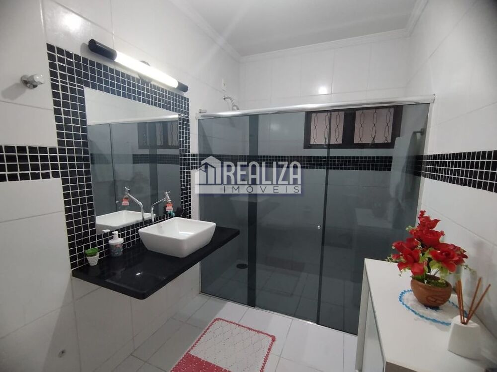 Casa à venda com 3 quartos, 224m² - Foto 5
