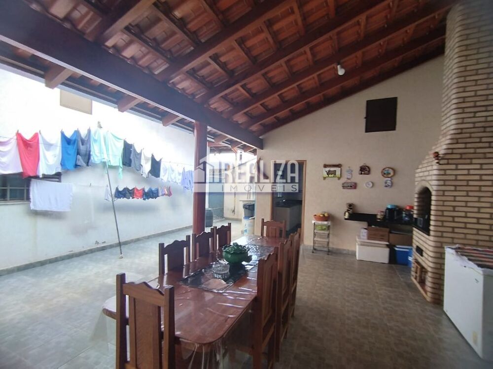 Casa à venda com 3 quartos, 224m² - Foto 12