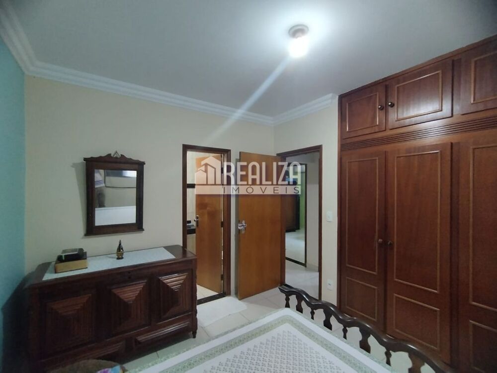 Casa à venda com 3 quartos, 224m² - Foto 8