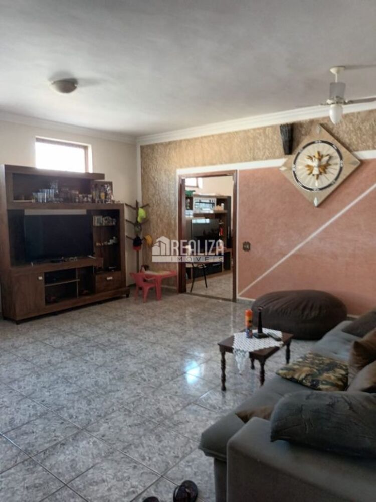 Casa, 2 quartos, 253 m² - Foto 2