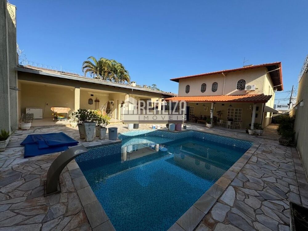 Casa, 4 quartos, 568 m² - Foto 1