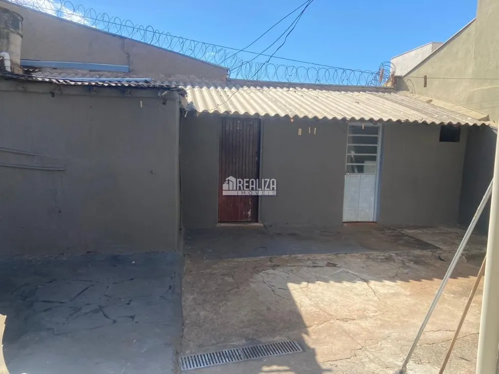 Casa, 1 quarto, 76 m² - Foto 1