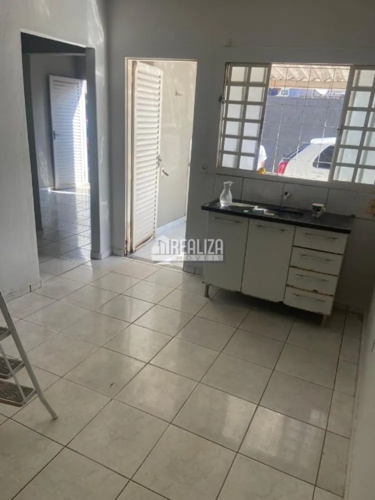 Casa, 1 quarto, 76 m² - Foto 2