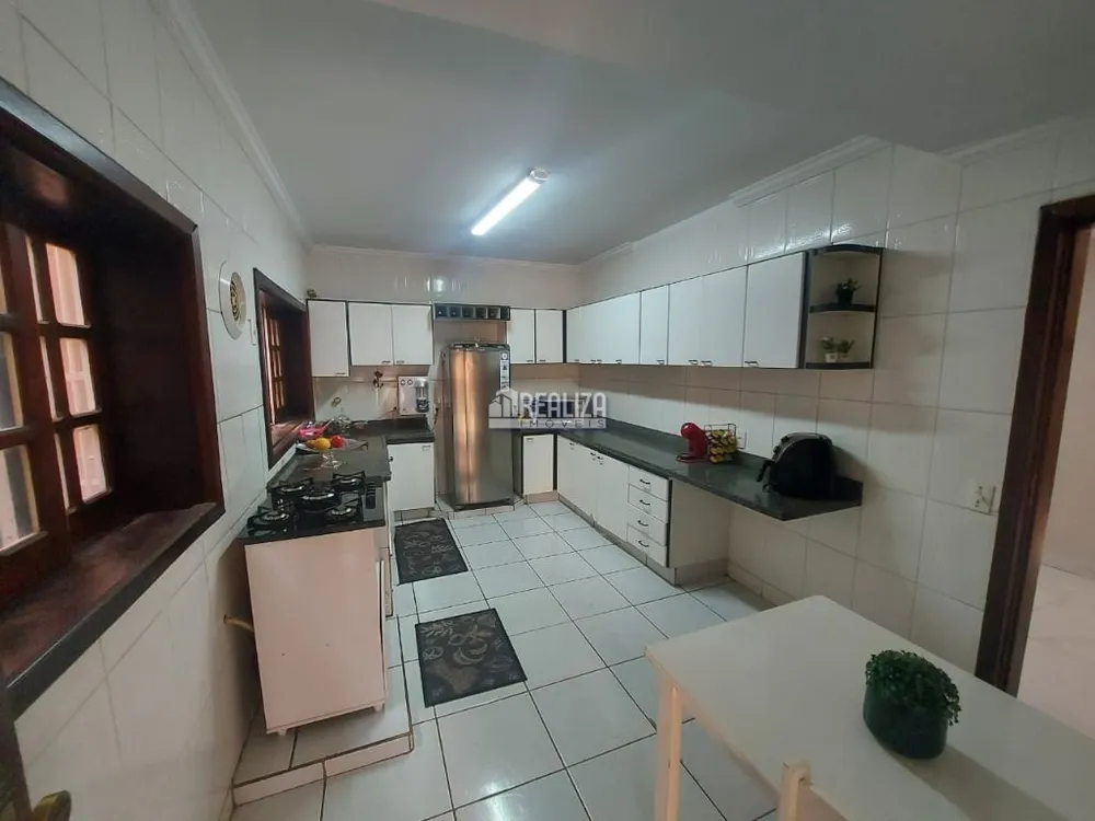 Casa, 4 quartos, 300 m² - Foto 8