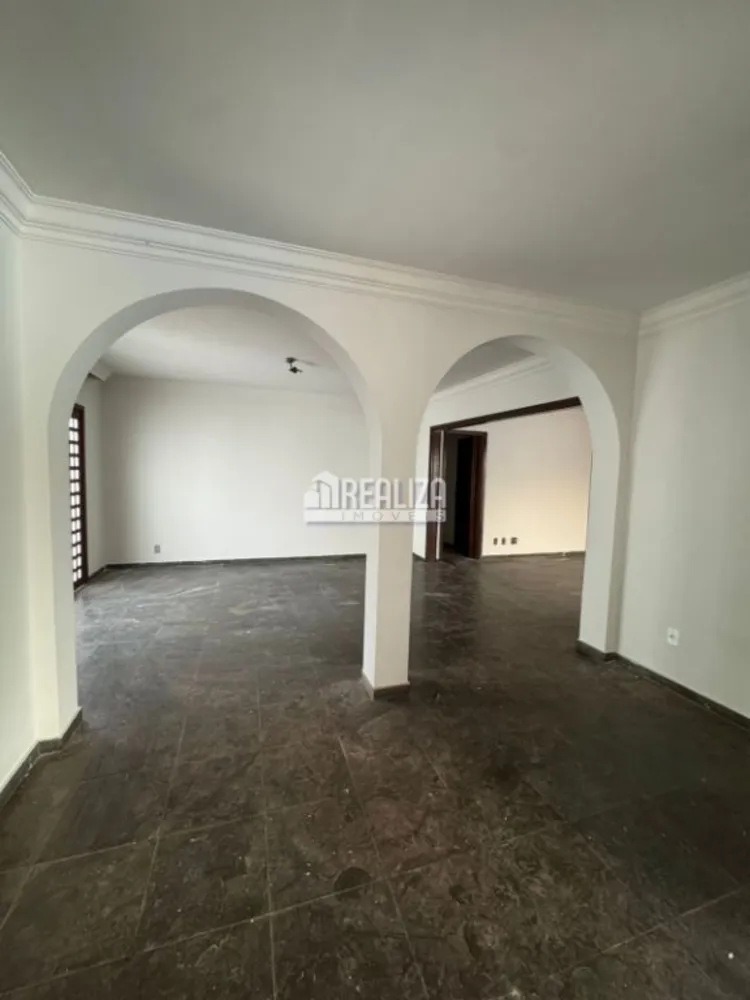 Casa, 3 quartos, 361 m² - Foto 3