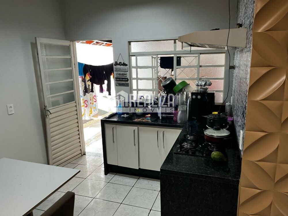Casa à venda com 3 quartos, 110m² - Foto 4