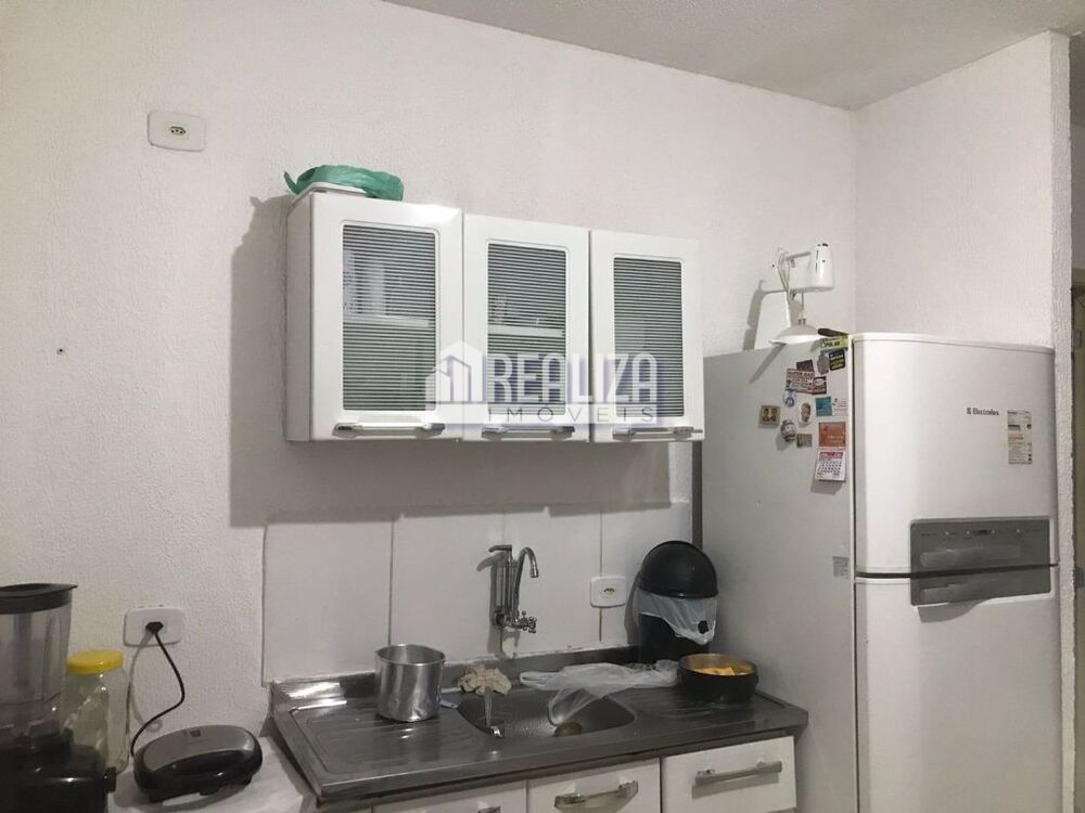 Casa à venda com 2 quartos, 80m² - Foto 1